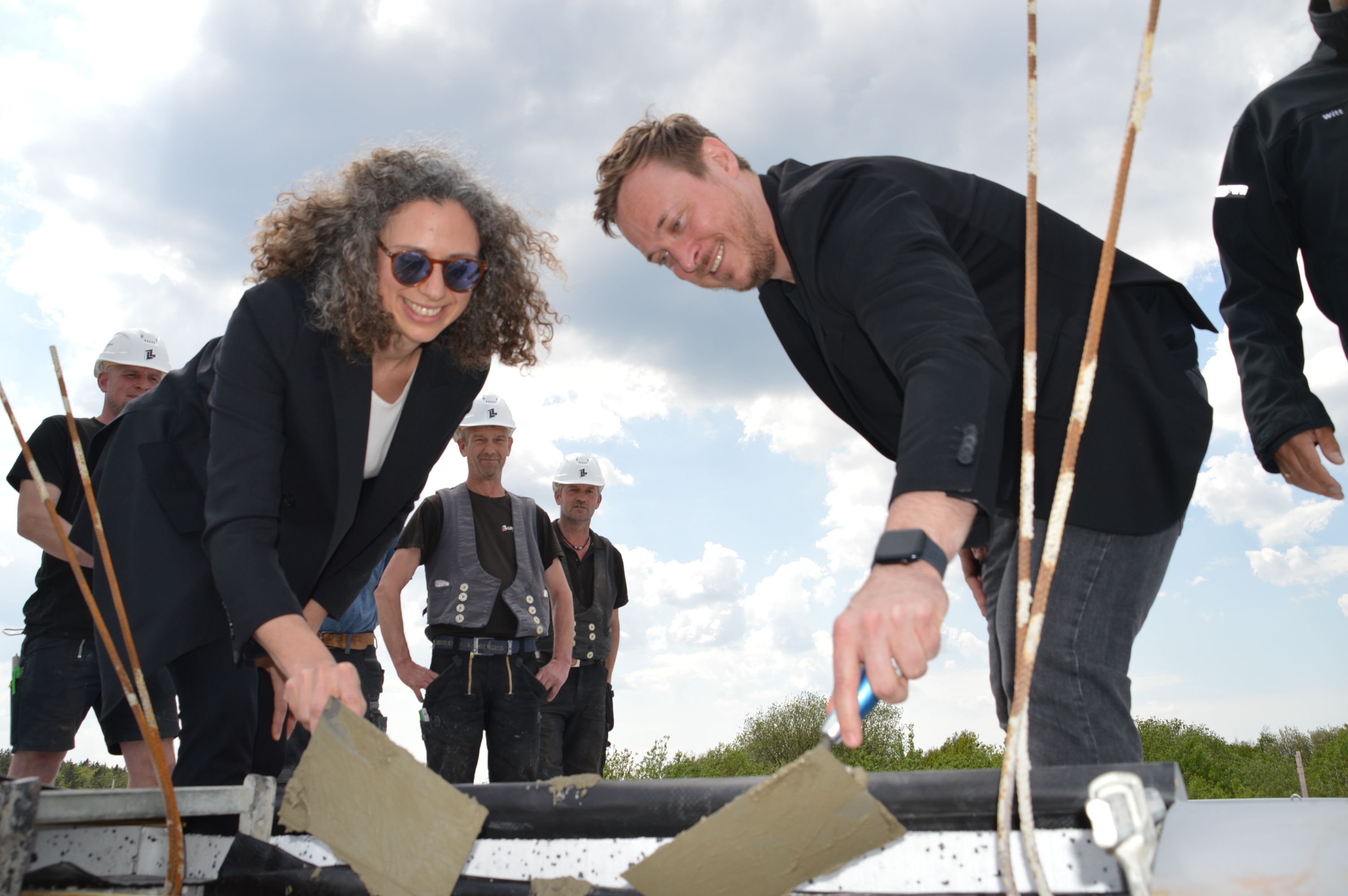 Topping-out ceremony in Stade sets another milestone in the successful development of HÖRMANN Warnsysteme